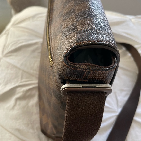 Louis Vuitton Messenger Bag - Picture 6 of 12